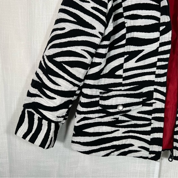 Chico’s Animal Print Zip Up Jacket - Picture 5 of 9